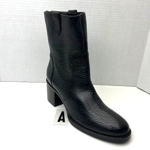 Vince Camuto Zanilla Boot Sz 9 
